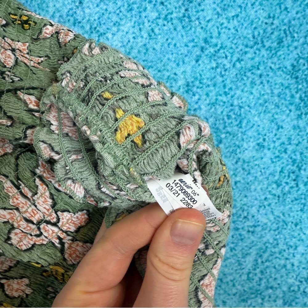 Aerie Womens Jungle Thrills Smocked Crop Tank Top Size S Green Flowers Ruffles - Picture 6 of 10